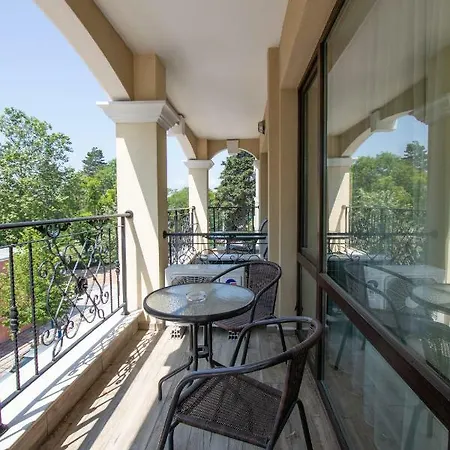 Апартамент Tiffany Joy Приморско